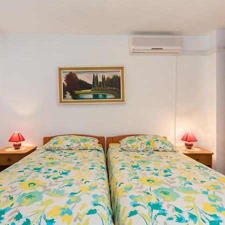 Kamelija Apartment Rovinj Exterior photo