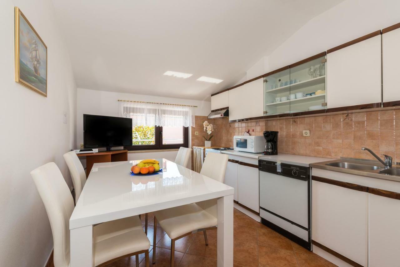 Kamelija Apartment Rovinj Exterior photo
