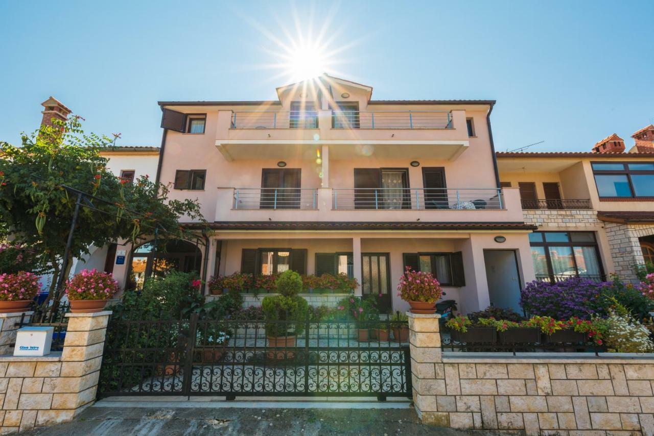 Kamelija Apartment Rovinj Exterior photo