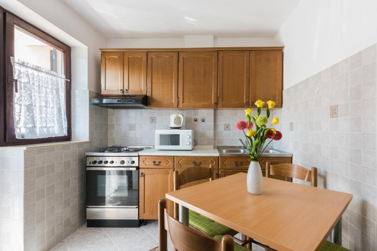 Kamelija Apartment Rovinj Exterior photo